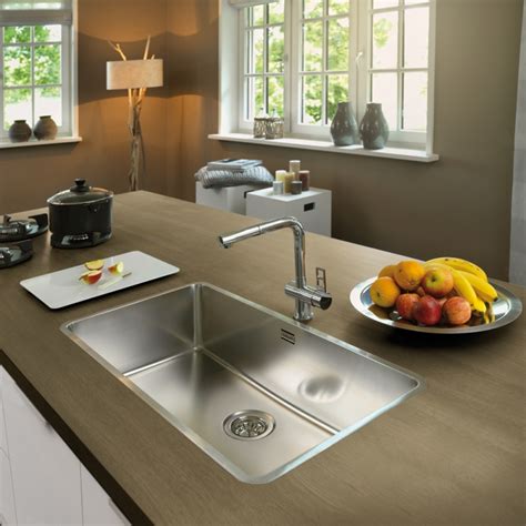 Clean and polish a stainless steel kitchen sink in a few easy steps, without the use of potentially hazardous chemicals. Reginox Ohio 80x42 Integrated Stainless Steel Kitchen Sink ...