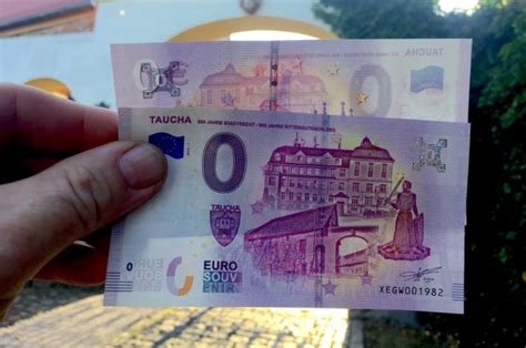 Eine druckvorlage für spielgeld einer real existierenden währung wie dem 068 für einen 5 euro schein usw. 1000 sind schon weg! Reger Ansturm auf Tauchaer 0-Euro-Scheine