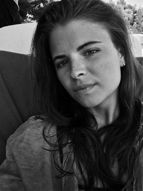 Jensen spielt von der linken seite auf poulsen, der ganz stark diekt in den lauf von maehle gibt, der aus halblinker position frei auf vaclik zuläuft und den ball in der kurzen ecke versenken will. Thomas Delaney's Girlfriend Michelle Lindemann Jensen (Bio, Wiki)