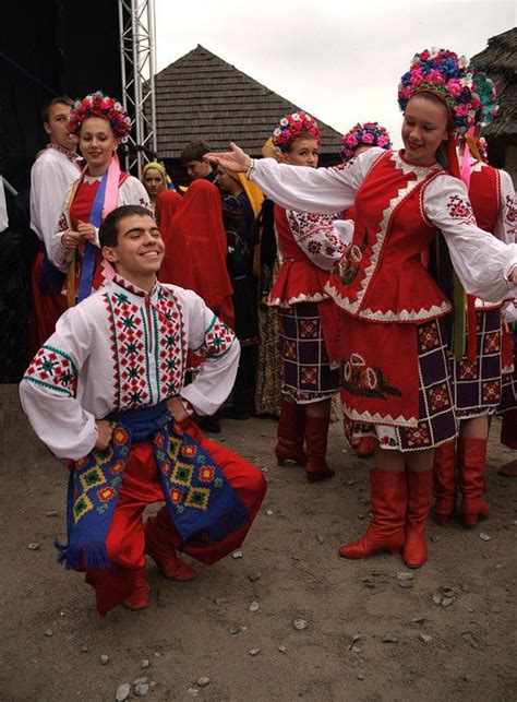 Pin By Olga Olga On Ukraine Dress Culture Ukrainian Clothing Folk
