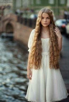 Only a few can pull it off. Guys, would long long crimped hair look good? [examples ...