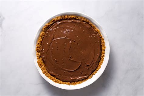 Easy Chocolate Icebox Pie Recipe