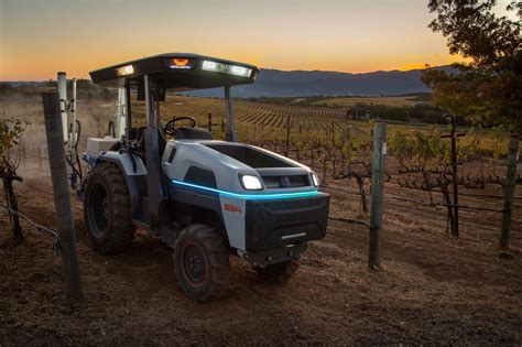 Here Come The Farm Robots Startup Raises 20 Million For Autonomous