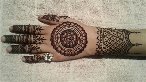 Have a look at these easy gol mehndi designs for front and back hands, which has been shown below with images in two different categories. Very pretty stylish Mehndi || super easy gol tikki Back hand mehndi design - YouTube