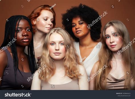 55458 Mujeres Distintas Razas Images Stock Photos And Vectors