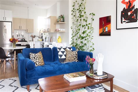 A Small Brooklyn Apartment Is A Great Example Of How To Decorate On A