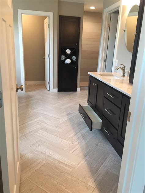 10 Herringbone Floor Tile Bathroom