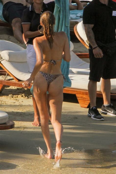 Bella And Gigi Hadid Fappening Sexy Asses 52 Pics The Fappening