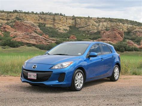 Both are available in 3i and 3s trims that are further broken into subtrims. Find used 2012 Mazda Mazda3 iTouring Hatchback - SkyActiv ...