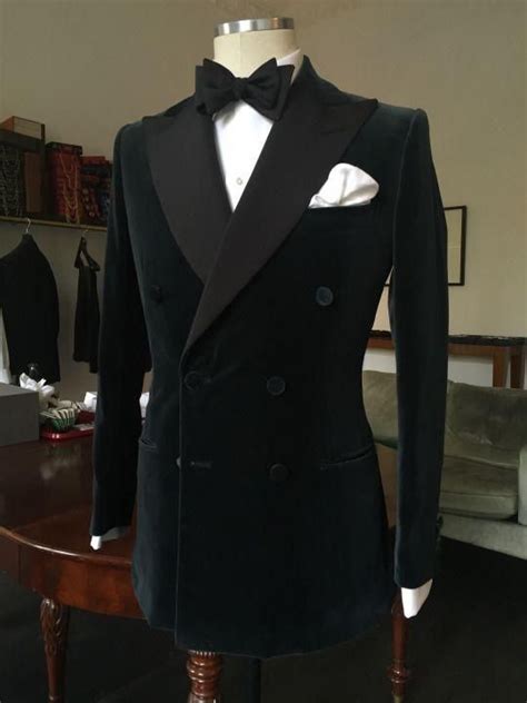 2016 New Black Double Breasted Velvet Tuxedos British Style Custom Made Mens Suit Slim Fit