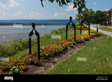 Harrisburg Pa Riverfront Hi Res Stock Photography And Images Alamy