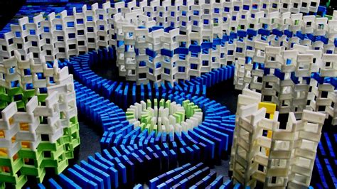Starry Night - Vincent van Dominogh (7,000 dominoes) - YouTube