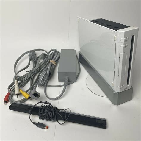 Nintendo Wii Bundle Rvl 001 White Game Console W Cords Gamecube