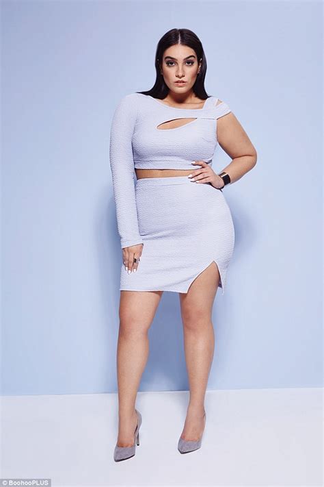 Nadia Aboulhosn Is Plus Sizes Answer To Kim Kardashian Daily Mail Online