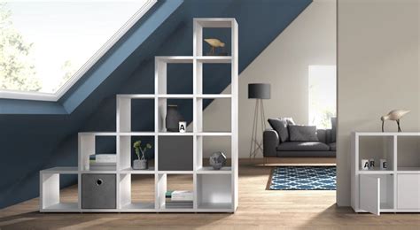 Schlafzimmer mit dachschräge optimal einrichten ✓praktische lösungen ✓schöne möbel, deko & mehr ▷jetzt auf westwingnow inspirieren lassen. Raumteiler Regale - Ideen fürs Wohnzimmer und ...