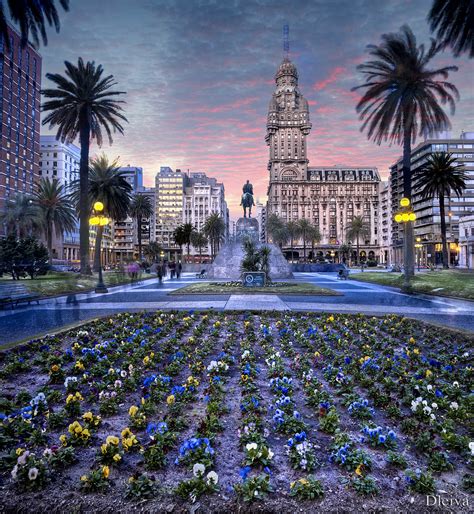 Plaza De La Independencia Montevideo Uruguay Domingo