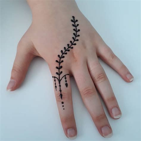 Simple Small Henna Hand Tattoo Viraltattoo