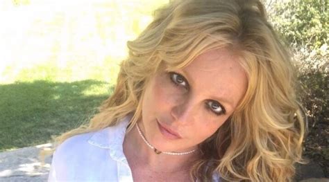 Britney Spears Britney Spears Posts Series Of Topless Pics Explains