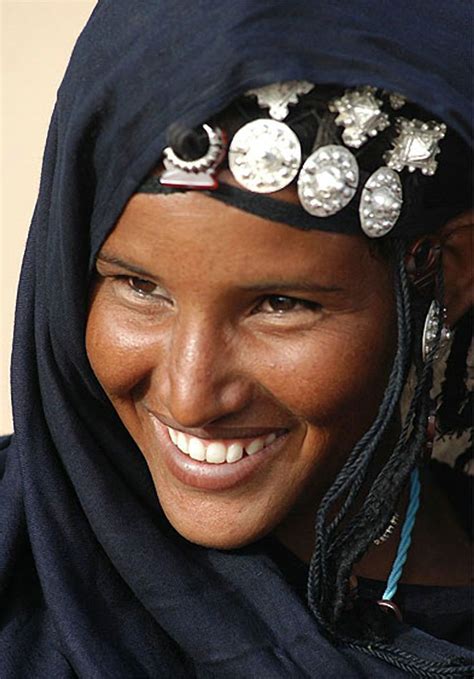 Tuareg Woman Tuareg People African People People Around The World