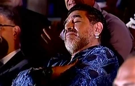¡despierta Diego Maradona Durmió Profundamente En Un Acto En