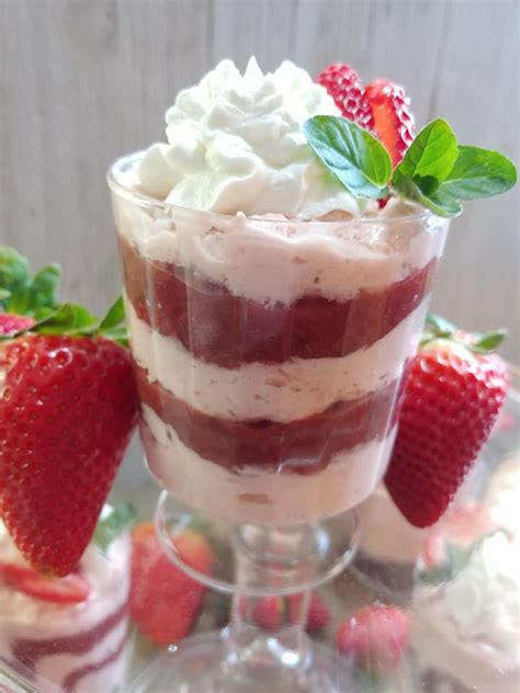 Strawberry Bavarian Cream Parfait Dessert Cups Jetts Kitchen
