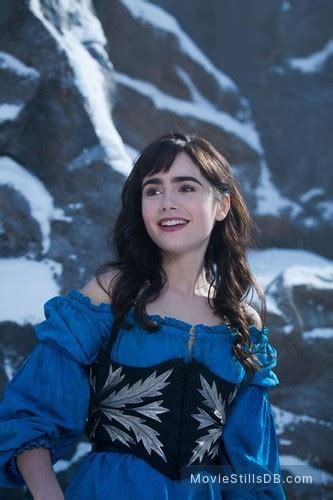 Discover More Than 149 Lily Collins Gown Best Vn