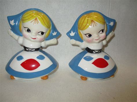 VINTAGE DAIRY QUEEN FIGURINES Salt And Pepper Shakers JAPAN E509 QQ