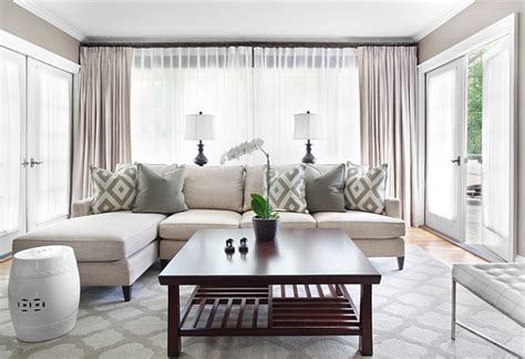 Meskipun desainnya dekat dengan ruang tamu, namun tidak mengurangi kenyamanan ruang keluarga yang satu ini. 41 Gambar Desain Ruang Keluarga Minimalis Sederhana | Desainrumahnya.com
