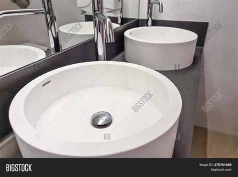 Modern White Bathroom Image And Photo Free Trial Bigstock