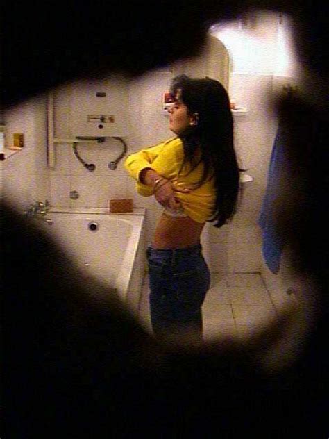 Free Samples From Watch Them Bathing Amateur Voyeur Photos Filmed In Bathrooms And Showers