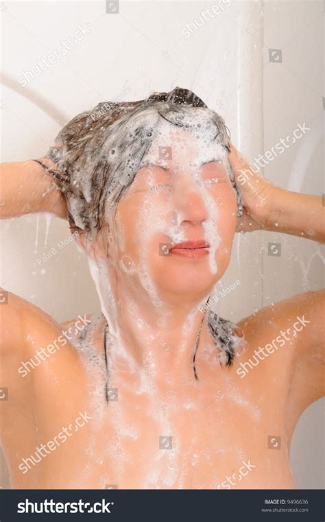 Asian Woman Showering Washing Her Hair Foto Stock Shutterstock