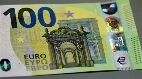 Neuer 100 euro schein vs alter 100 euro schein. Banknoten: Neue 100- und 200-Euro-Scheine kommen in Umlauf