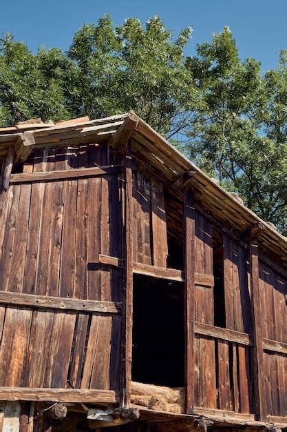 Antiguo Granero Abandonado Concepto De Vida Rural Foto Premium