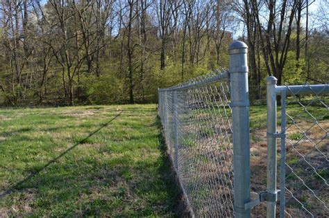 Affordable And Easy Chain Link Fence Makeover Option Chain Link Fence