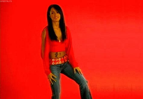 Stunning Aaliyah Posing For Teen People Magazine 2001 Rip Aaliyah