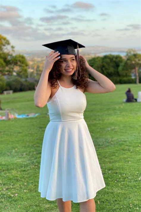 how to choose your perfect graduation outfit fashion blog