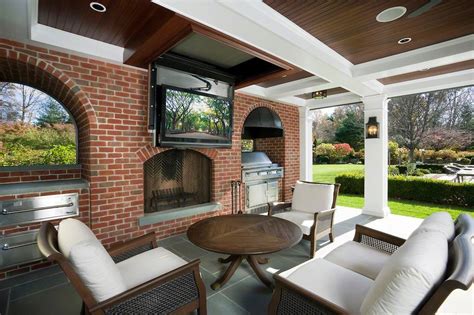 Outdoor Entertainment Area With Drop Down Tv Outdoor Entertaining