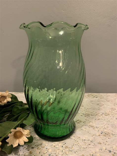 Vintage Green Glass Vase Swirl Ribbed Scalloped Edge Mid Etsy In 2021 Vintage Green Glass