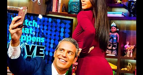 kim kardashian takes butt selfie on tv woman s day