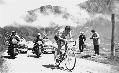 Les Vainqueurs Du Tour De France Depuis 1947 - CYCLISME - TOUR DE FRANCE. Cent ans de maillot jaune : Jacques Anquetil