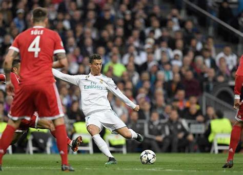 ويخوض مانشستر سيتي، أول نهائي دوري الأبطال، بينما يظهر تشيلسي للمرة الثالثة نهائي البطولة الأعرق بالقارة العجوز، ويطمح لحصد اللقب للمرة الثانية تاريخه. كريستيانو رونالدو خامس لاعب يشارك في 100 مباراة مع الريـال ...
