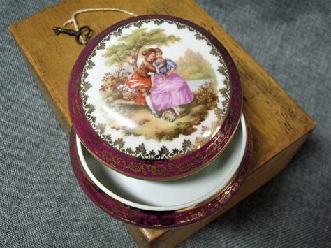 Vintage French Limoges Porcelain Trinket Box