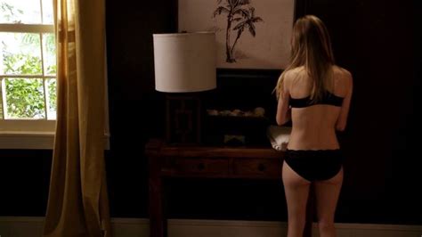 Nude Video Celebs Carlson Young Sexy Scream S01e09 2015