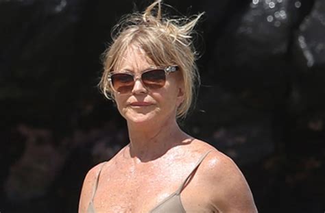 Goldie Hawn 70 Flaunts Flawless Beach Body In Nude Swimsuit Aol Entertainment