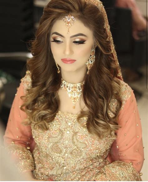 Pin By Luminous On Bridal Pakistani Bridal Hairstyles Pakistani Bride Hairstyle Engagement