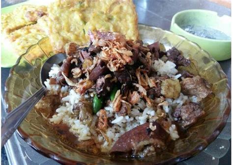 Karena situasi yang masih pandemi sekarang. Gambar Nasi Rawon ,Minum Es Campur : Makan Di Warteg Bujet ...