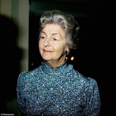 Deborah Duchess Of Devonshire Has Died Aged 94 Daily Mail Online