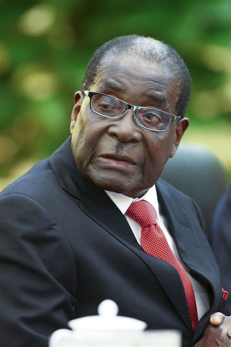 Lovewins Robert Mugabe Reportedly Says He Will Get Down On One Knee And Propose To Obama
