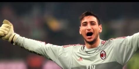 Contratto per 5 anni a 6 milioni di euro a stagione, rifiutata l'offerta stellare del psg. Rai Sport - Juve su Donnarumma, Szczęsny potrebbe partire