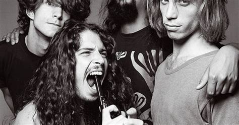 Soundgarden 1990 Photos The Rise Of Nirvana Smashing Pumpkins Pearl Jam And More Rolling